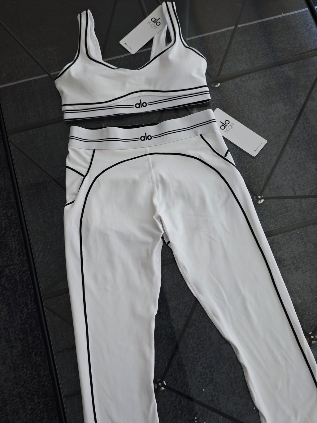 White Air Brush Yoga Set