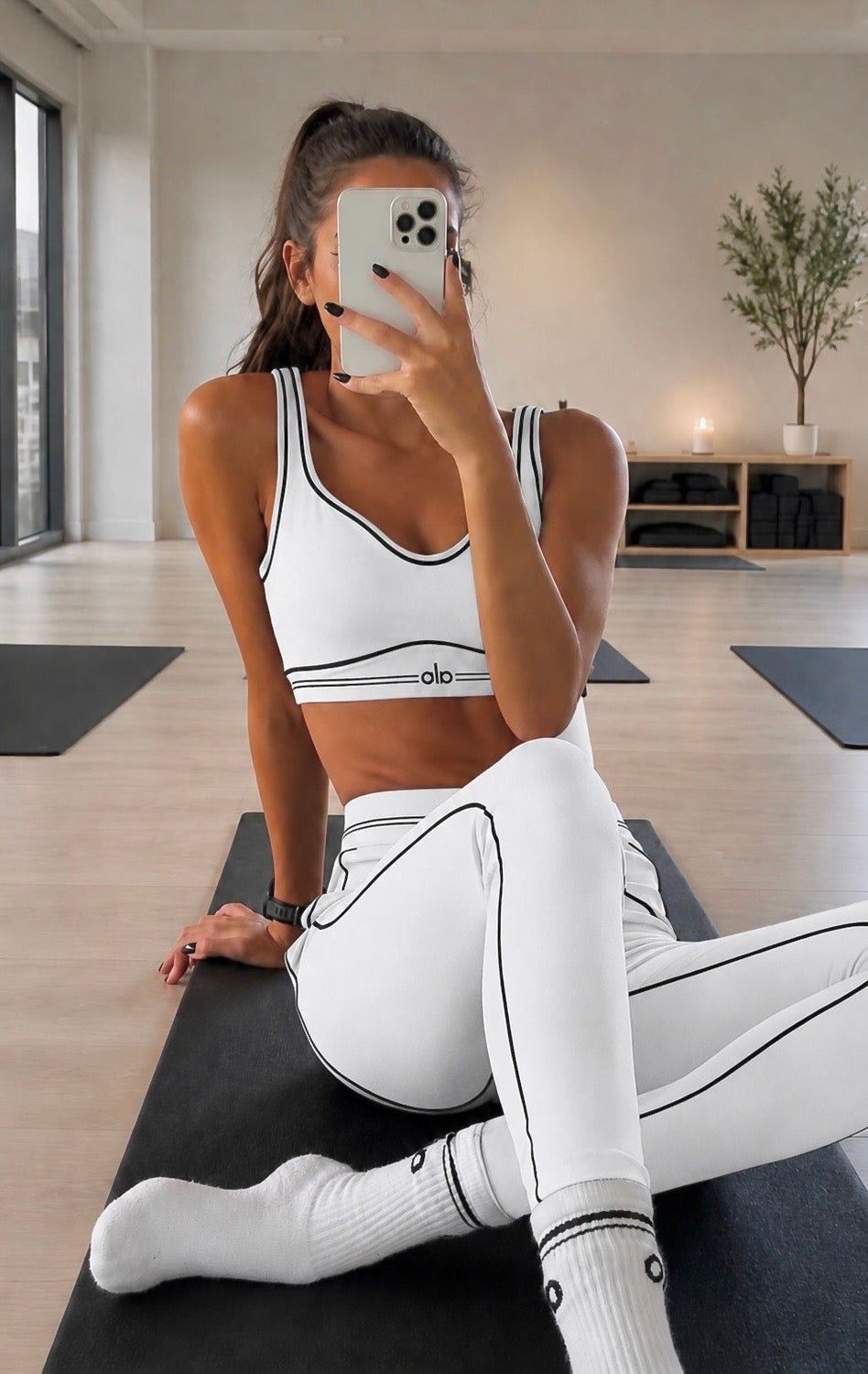 White Air Brush Yoga Set