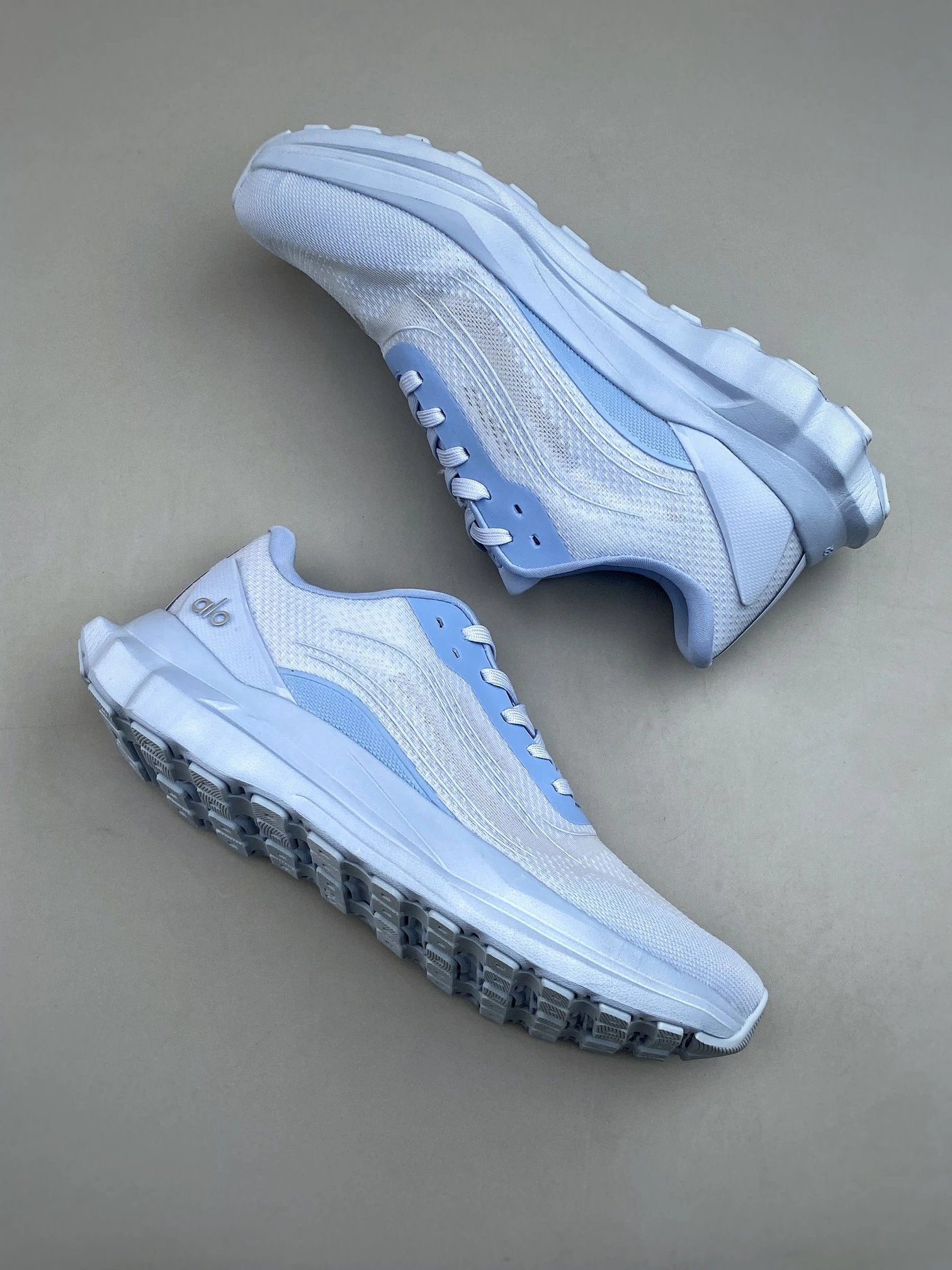 A L O Runners